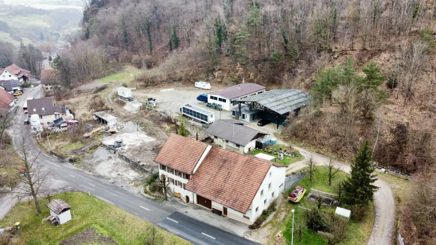 Investitori attenzione: 7'833 m² di terreno commerciale con diritti d'acqua esclusivi - Foto 6 di 10