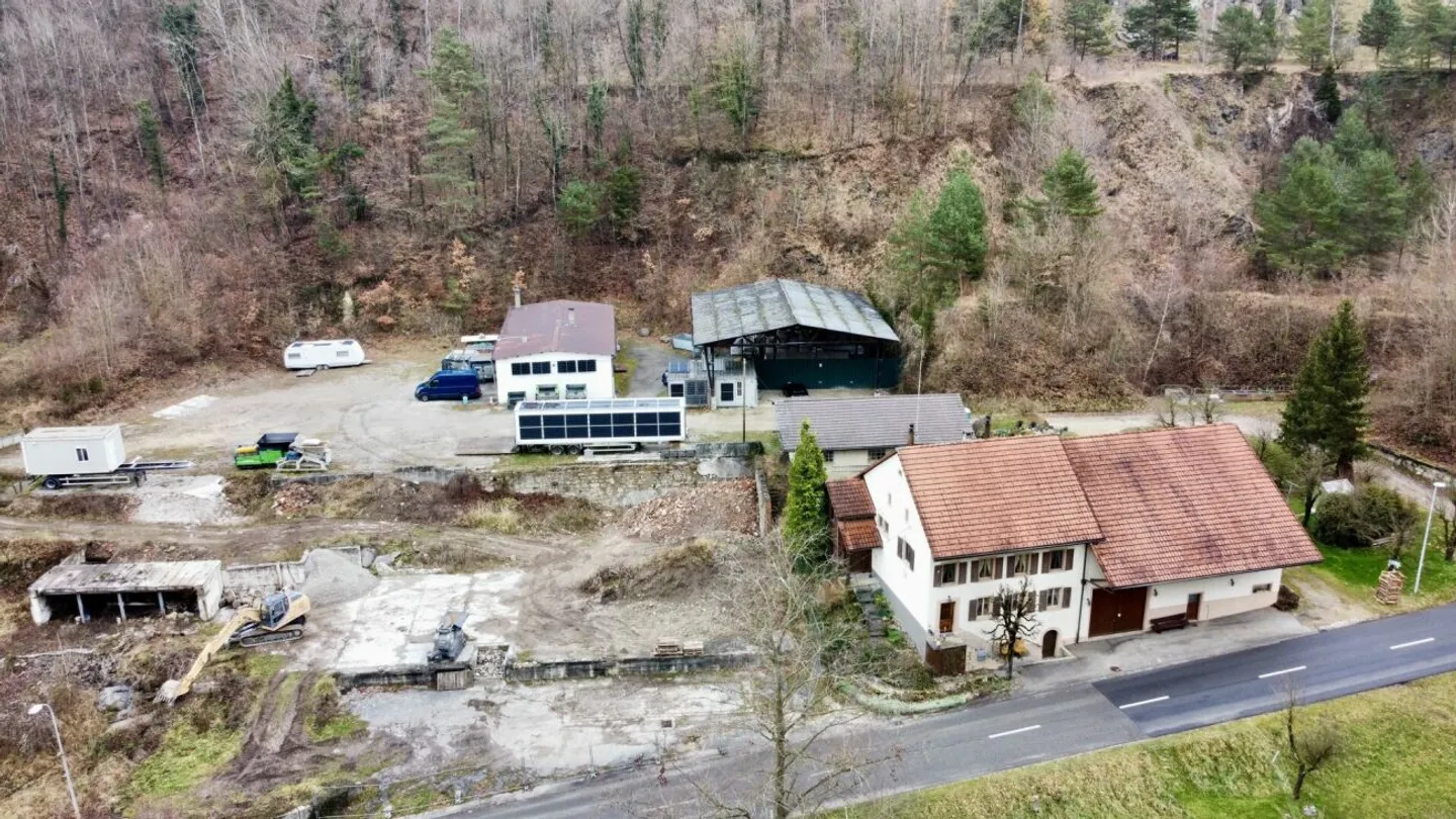 Investitori attenzione: 7'833 m² di terreno commerciale con diritti d'acqua esclusivi - Foto 7 di 10