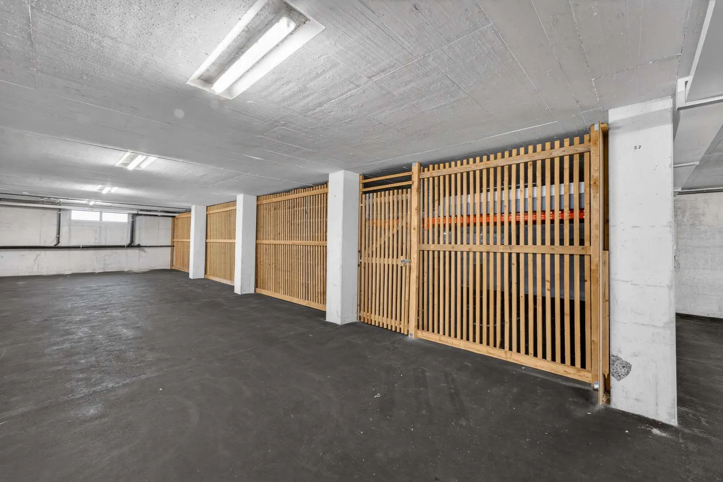 Spazio di magazzino UG Ovest - Foto 6 di 12