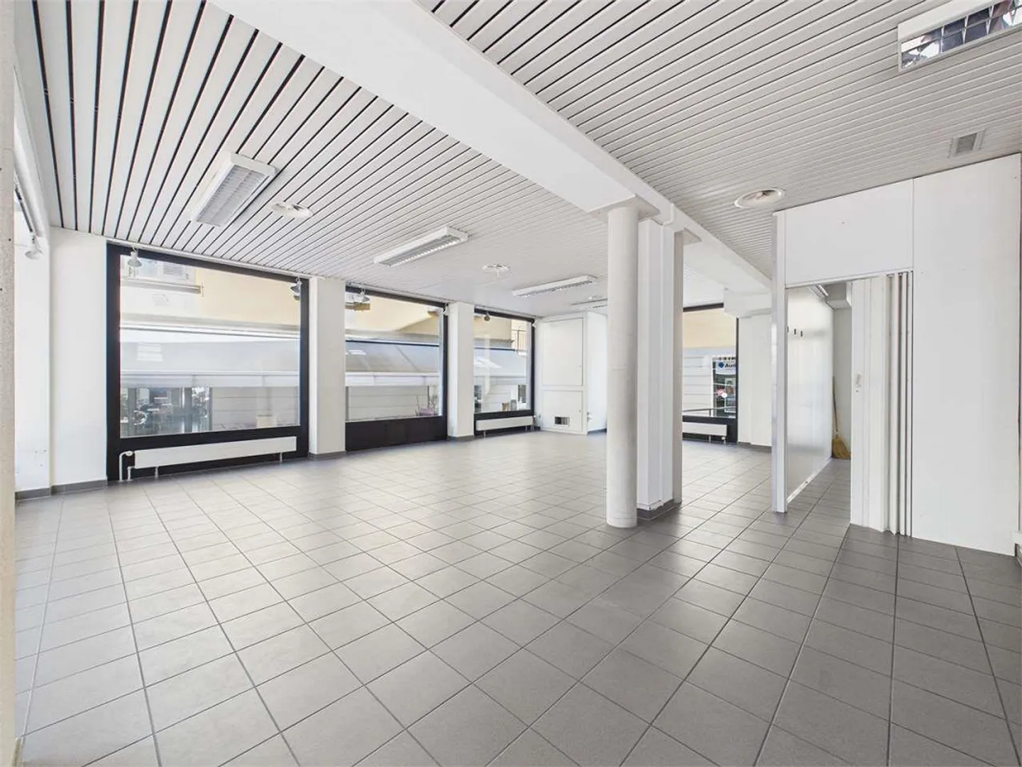 Commercial space with excellent visibility in the heart of Bellinzona - Photo 5 of 6