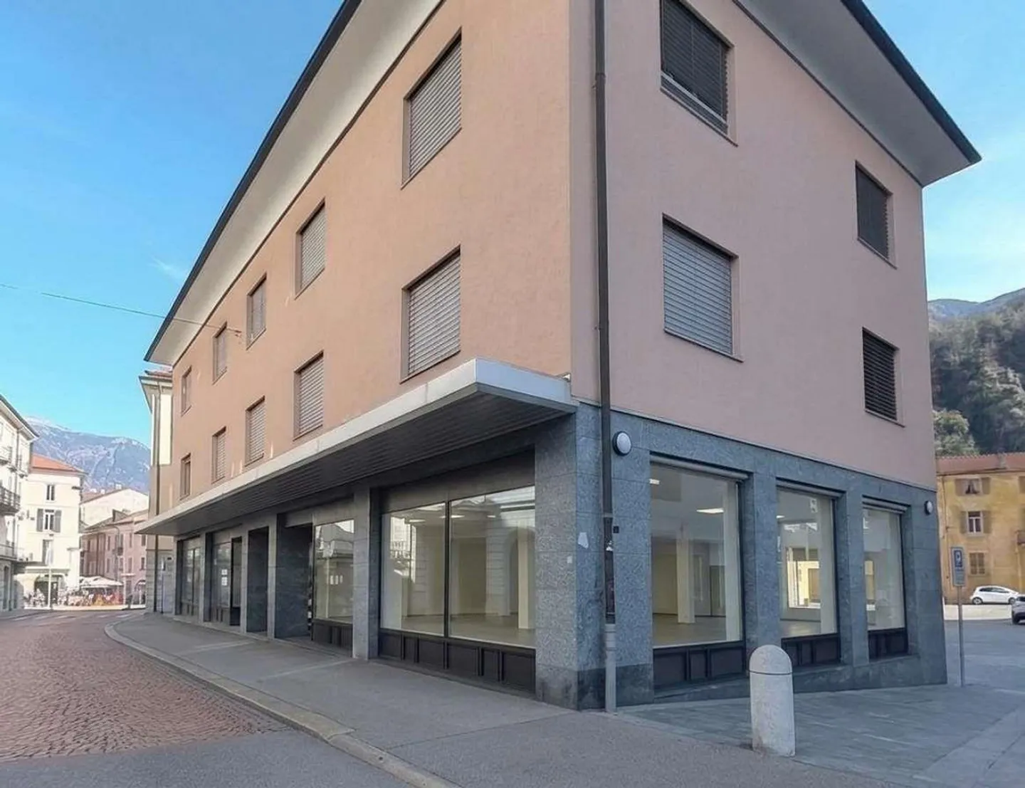 Commercial space with excellent visibility in the heart of Bellinzona - Photo 6 of 6