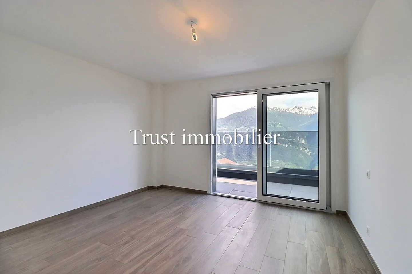6024. Beautiful new house in Chermignon d'en Haut - Photo 8 of 13