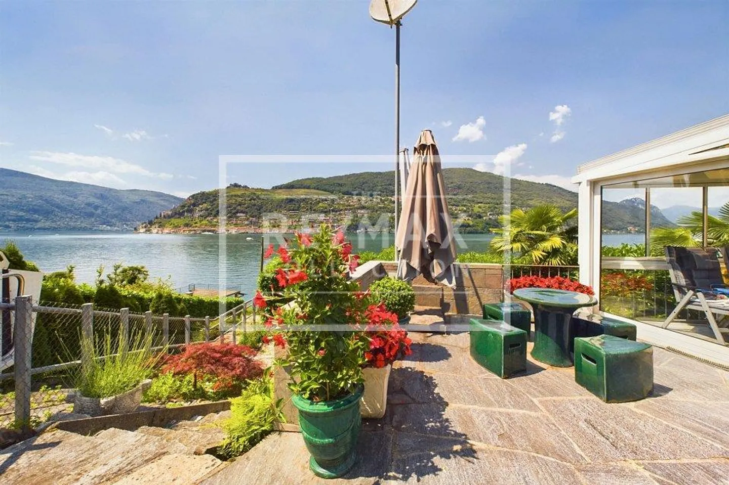 Grande belle propriété au bord du lac à Brusino Arsizio - Photo 1 sur 13