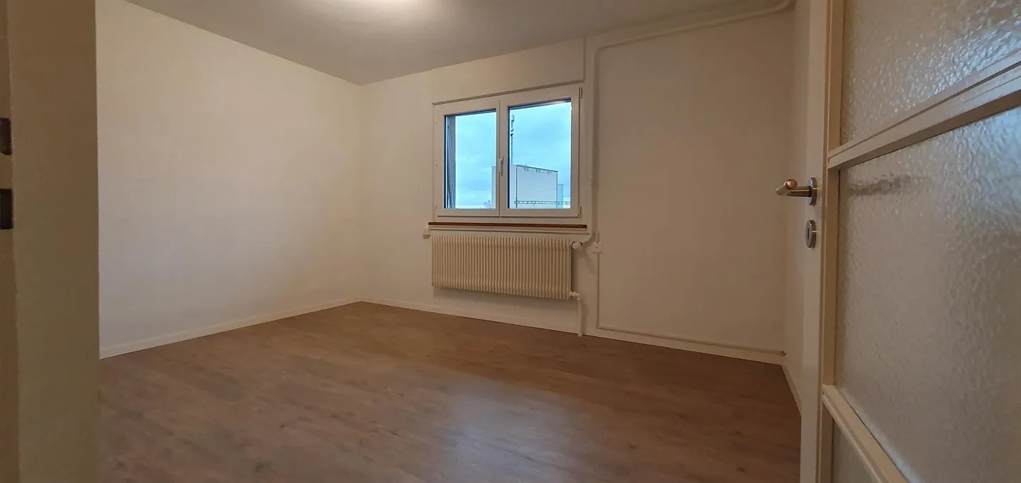 Bellissimo appartamento di 4 stanze al 1° piano a Fraubrunnen in affitto - Foto 4 di 8