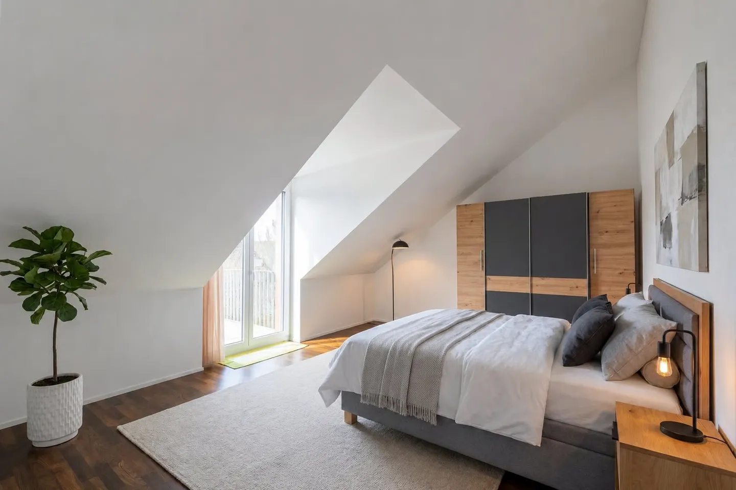 Helle und moderne Dachgeschosswohnung im Eigentumsstandard - Foto 3 von 11
