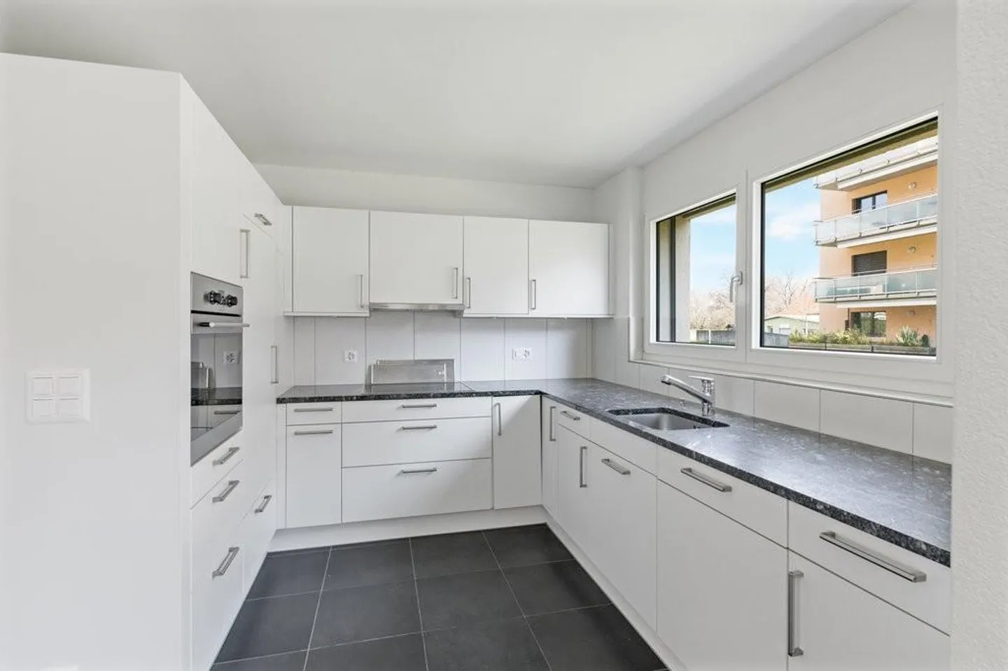 Sunny 4.5 room apartment in Sevelen - Photo 3 of 10