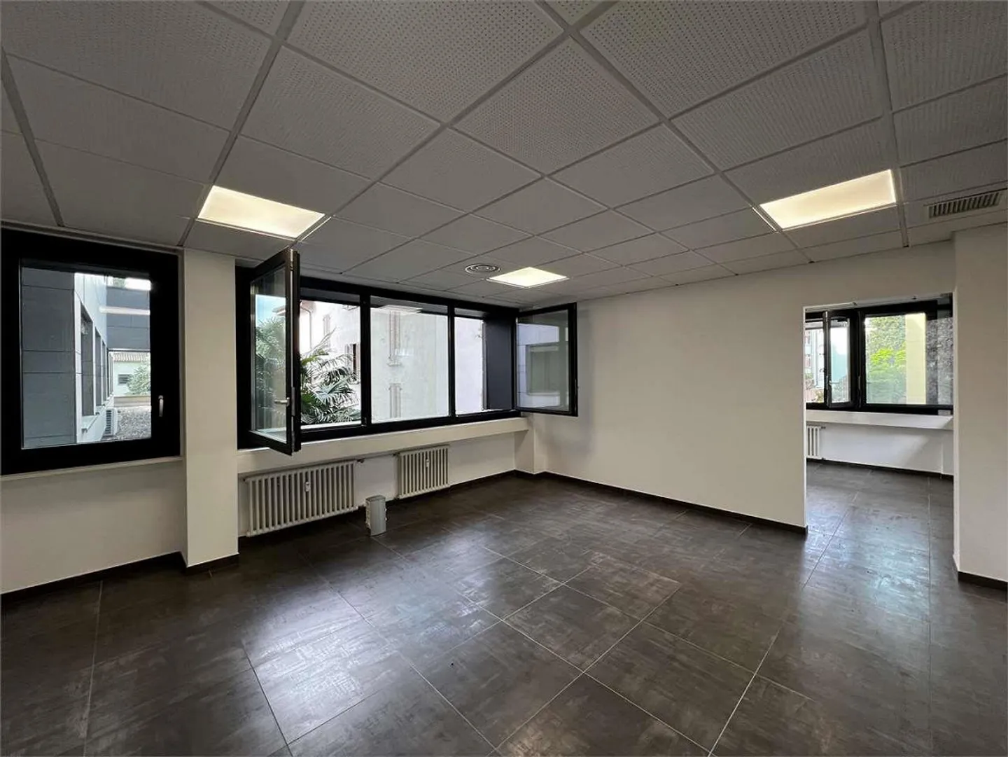 Réf. 2683 Bureau duplex à louer, zone Parco Ciani - Photo 1 sur 10