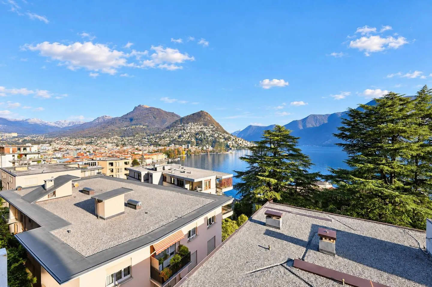 Appartamento Elegante con Vista Lago - Foto 3 di 15