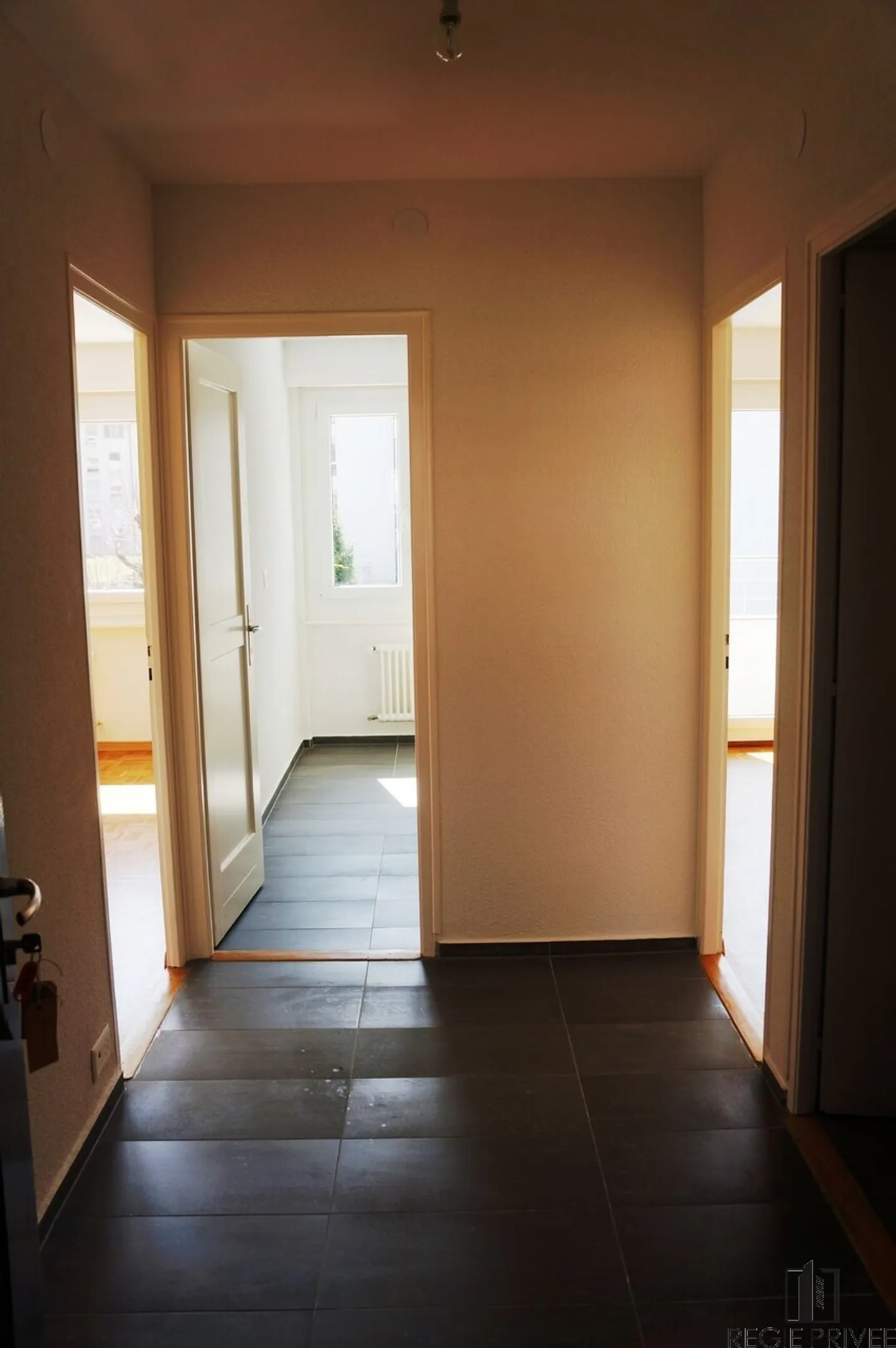 Appartement Charmant avec Balcon - Photo 4 sur 6