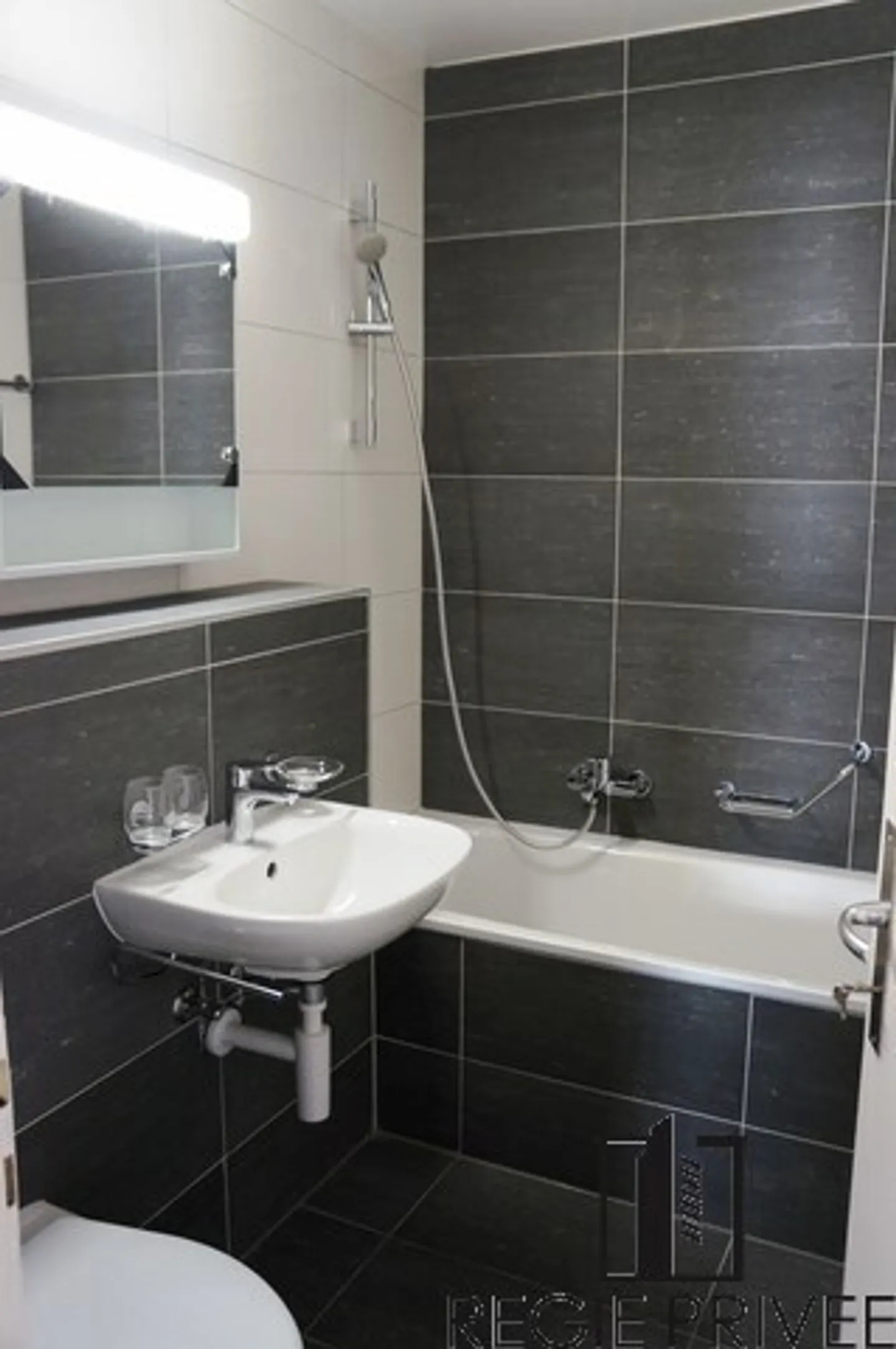 Appartement Charmant avec Balcon - Photo 5 sur 6