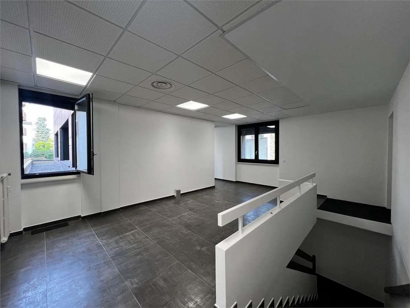 Réf. 2683 Bureau duplex à louer, zone Parco Ciani - Photo 4 sur 10