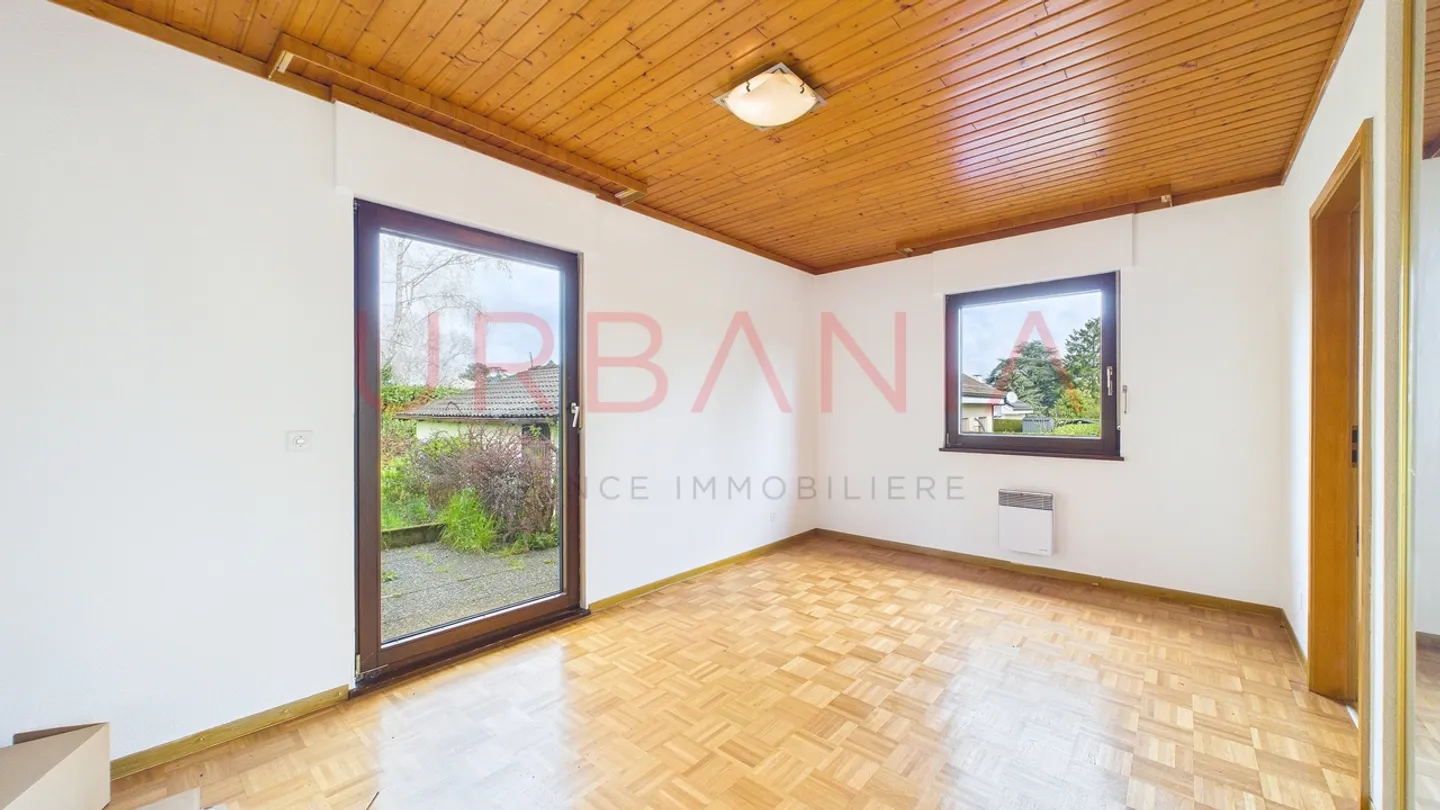 Wunderschönes Einfamilienhaus in Genthod mit Garten und zwei Garagen - Foto 9 von 13