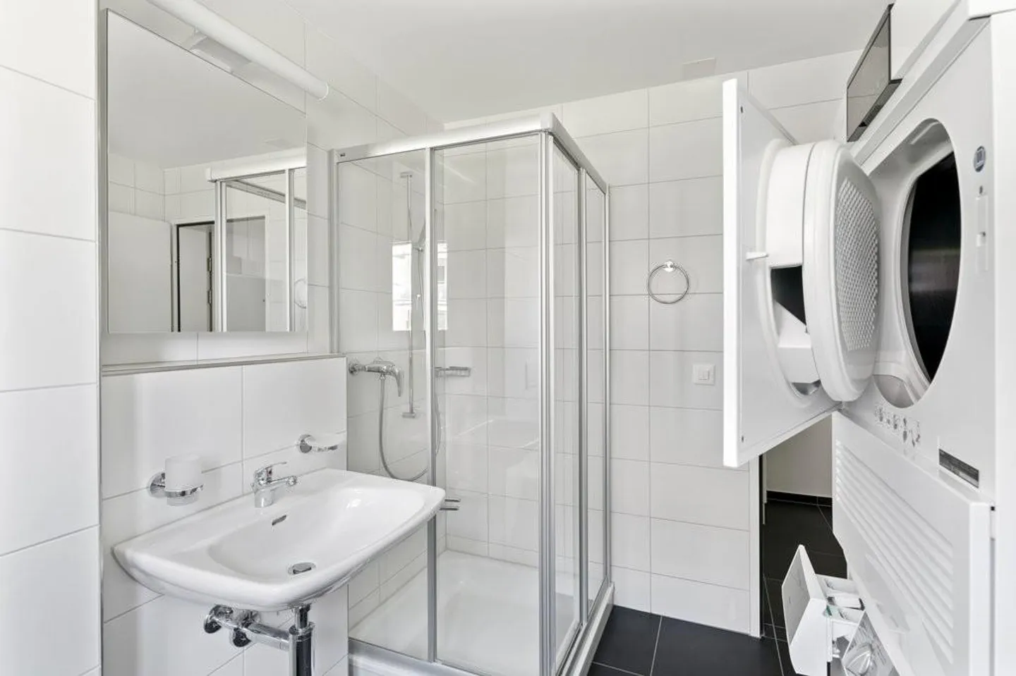 Sunny 4.5 room apartment in Sevelen - Photo 9 of 10