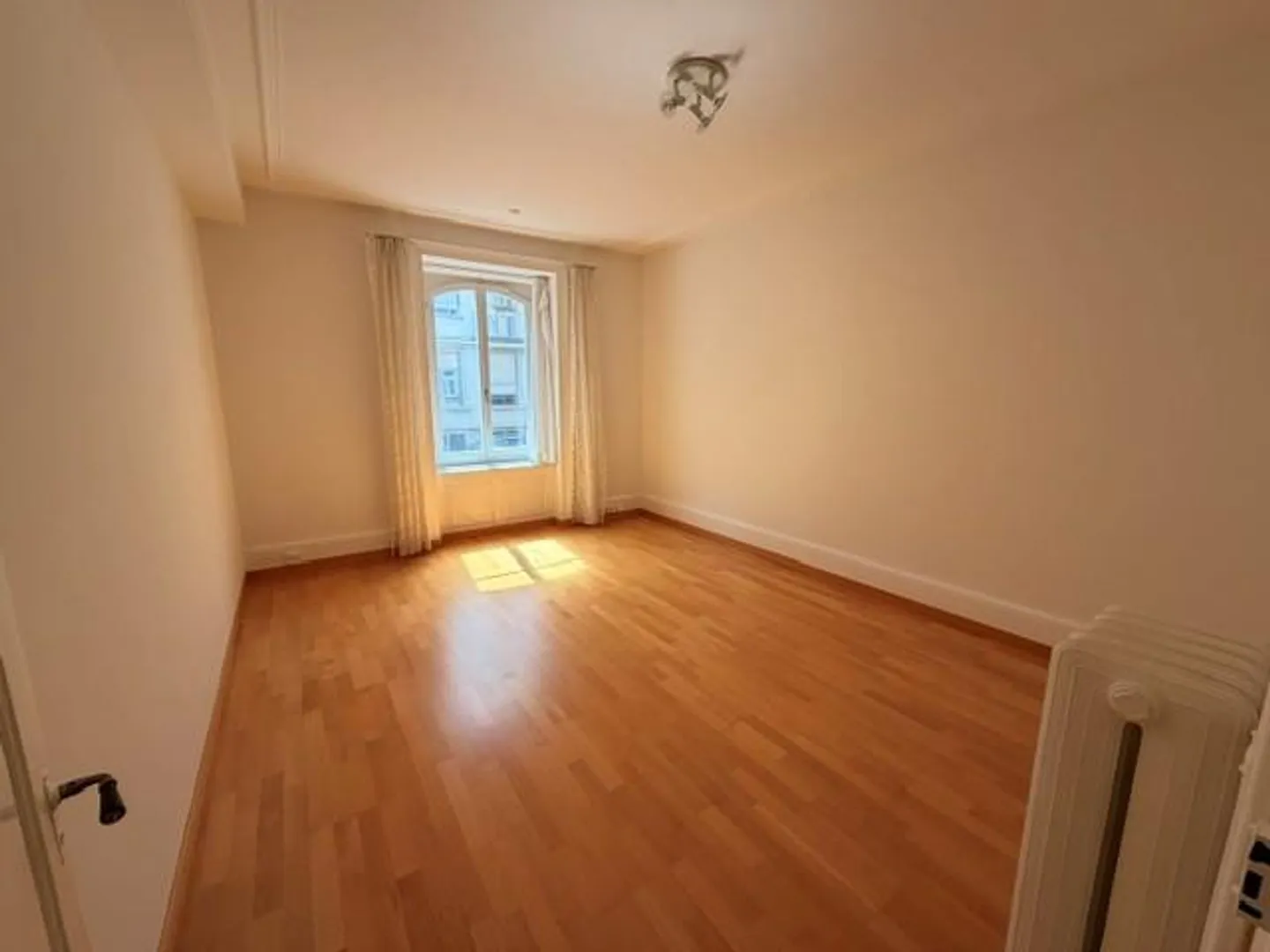 Central Office for Rent in Lucerne - Photo 3 of 8
