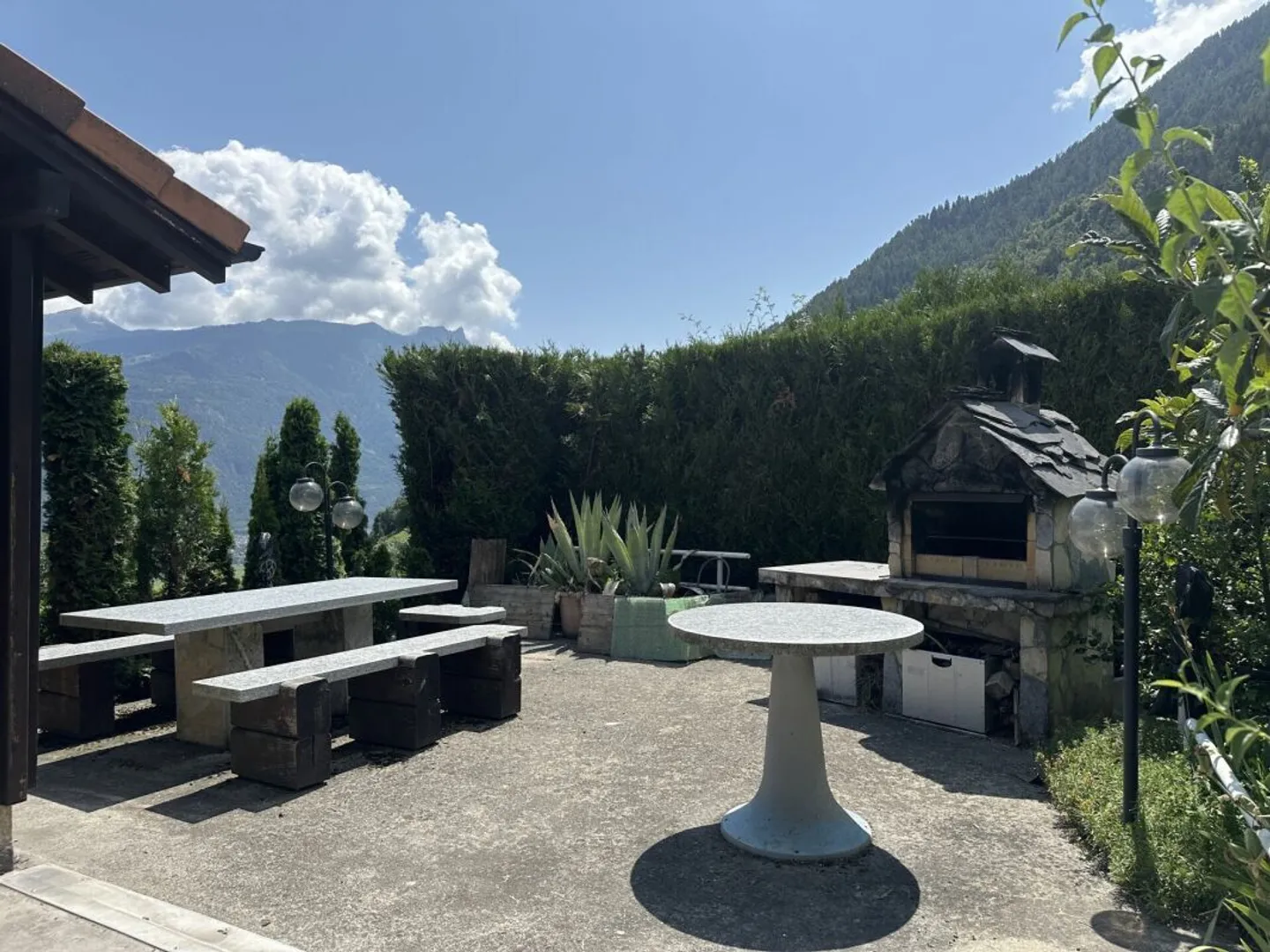 Casa con due appartamenti a Chamoson - Foto 3 di 19