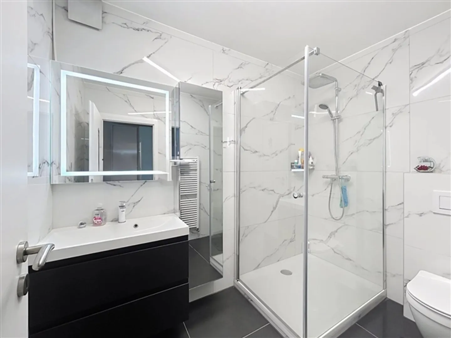 Village House with 2 Independent Apartments - Photo 4 of 11