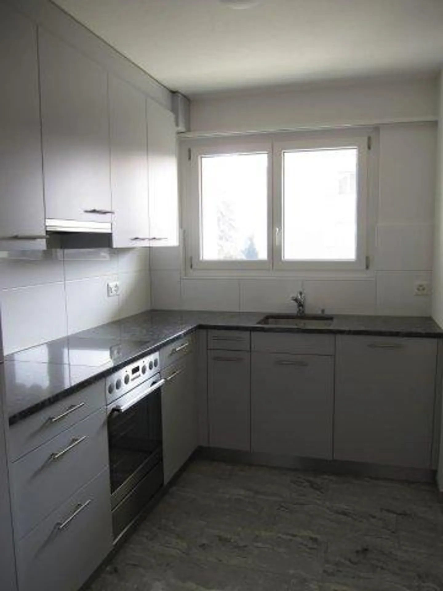 Moderno appartamento con 3 camere e balcone a Murten - Foto 6 di 8