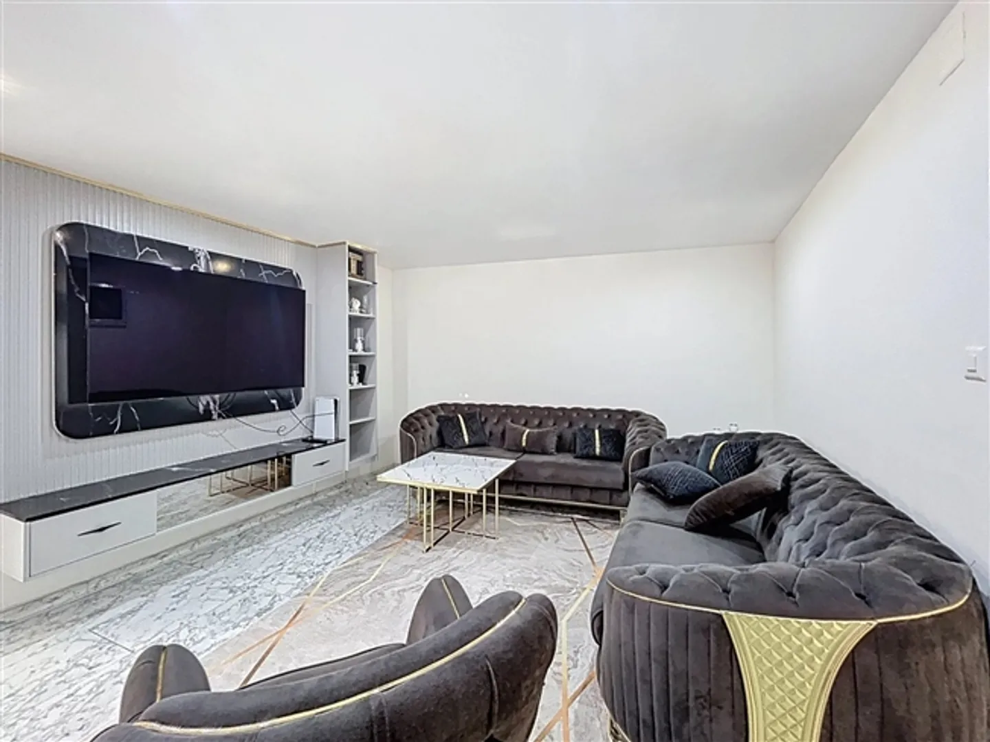 Village House with 2 Independent Apartments - Photo 7 of 11