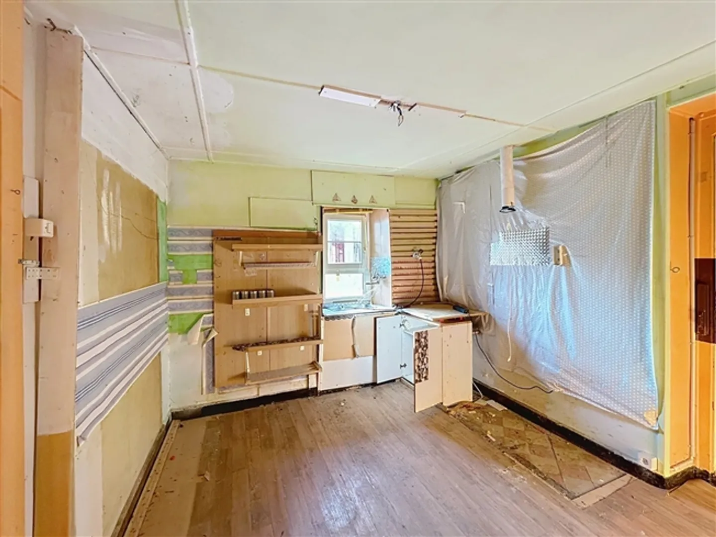 Village House with 2 Independent Apartments - Photo 9 of 11