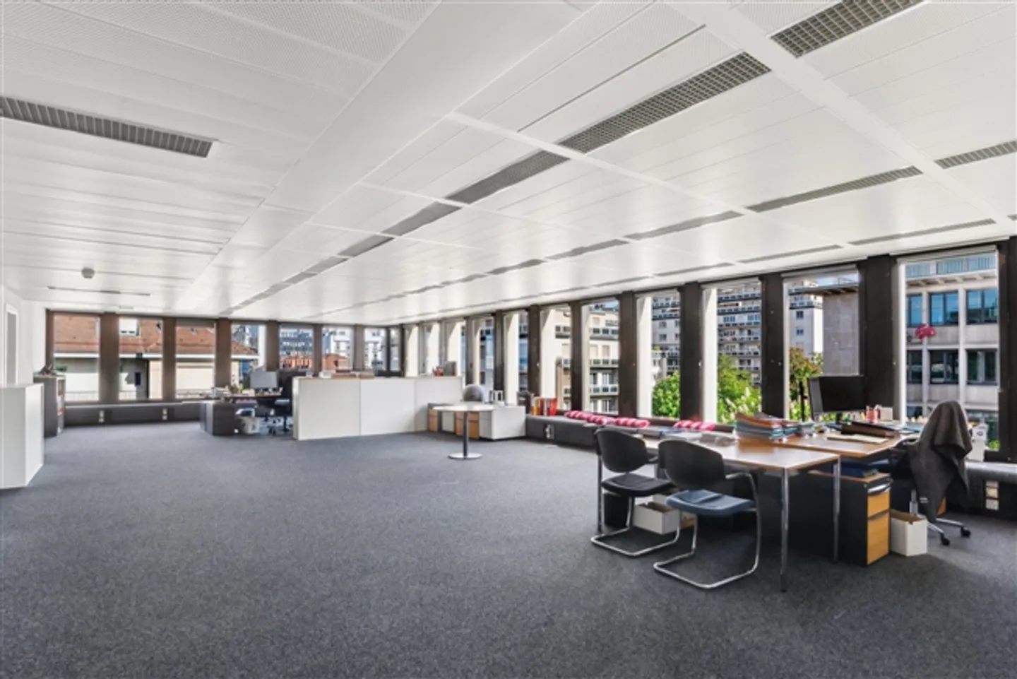 Espace de Bureau Moderne en Emplacement Privilégié - Photo 2 sur 12