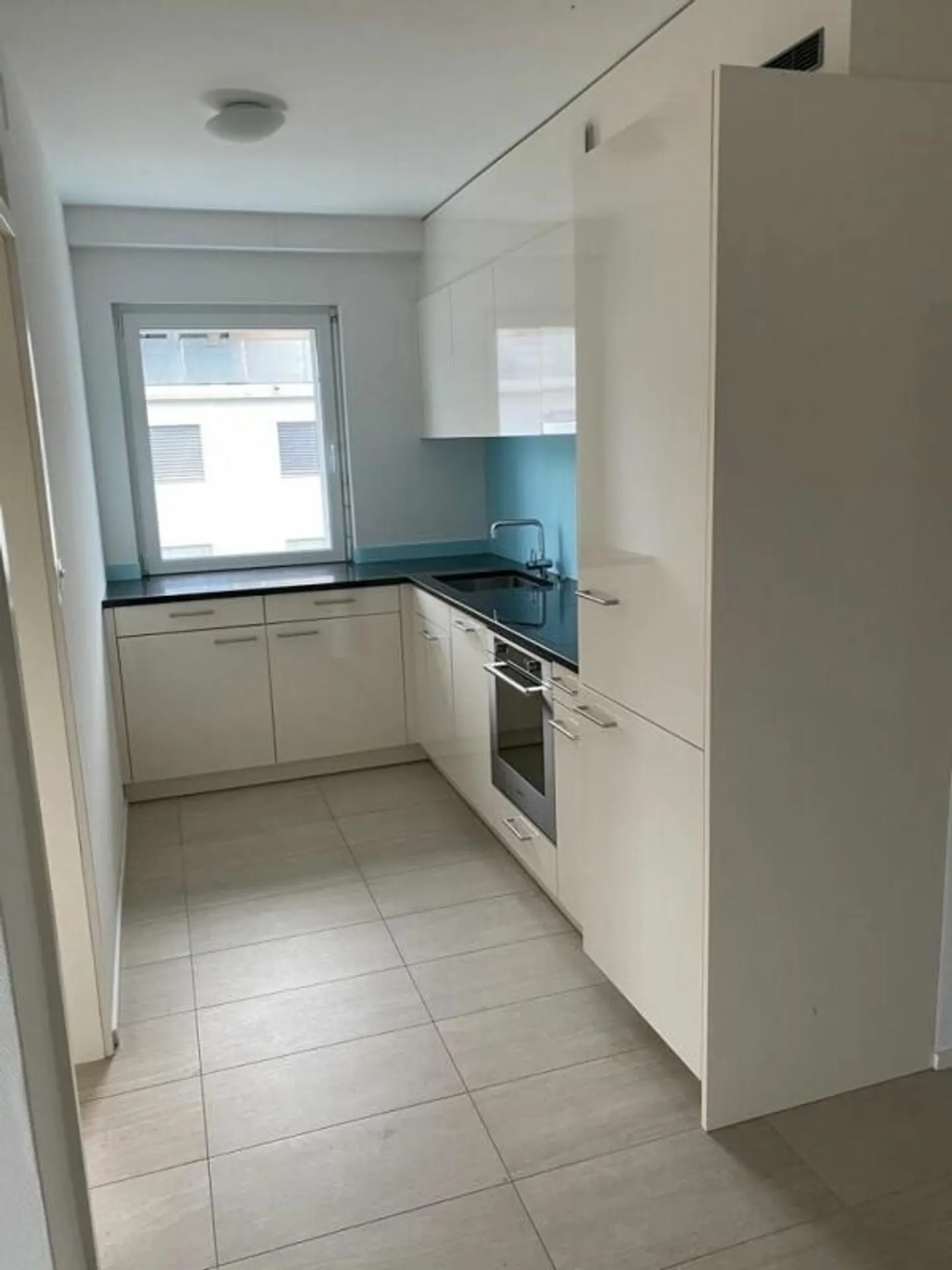 modern apartment with private washing tower - Photo 4 of 6