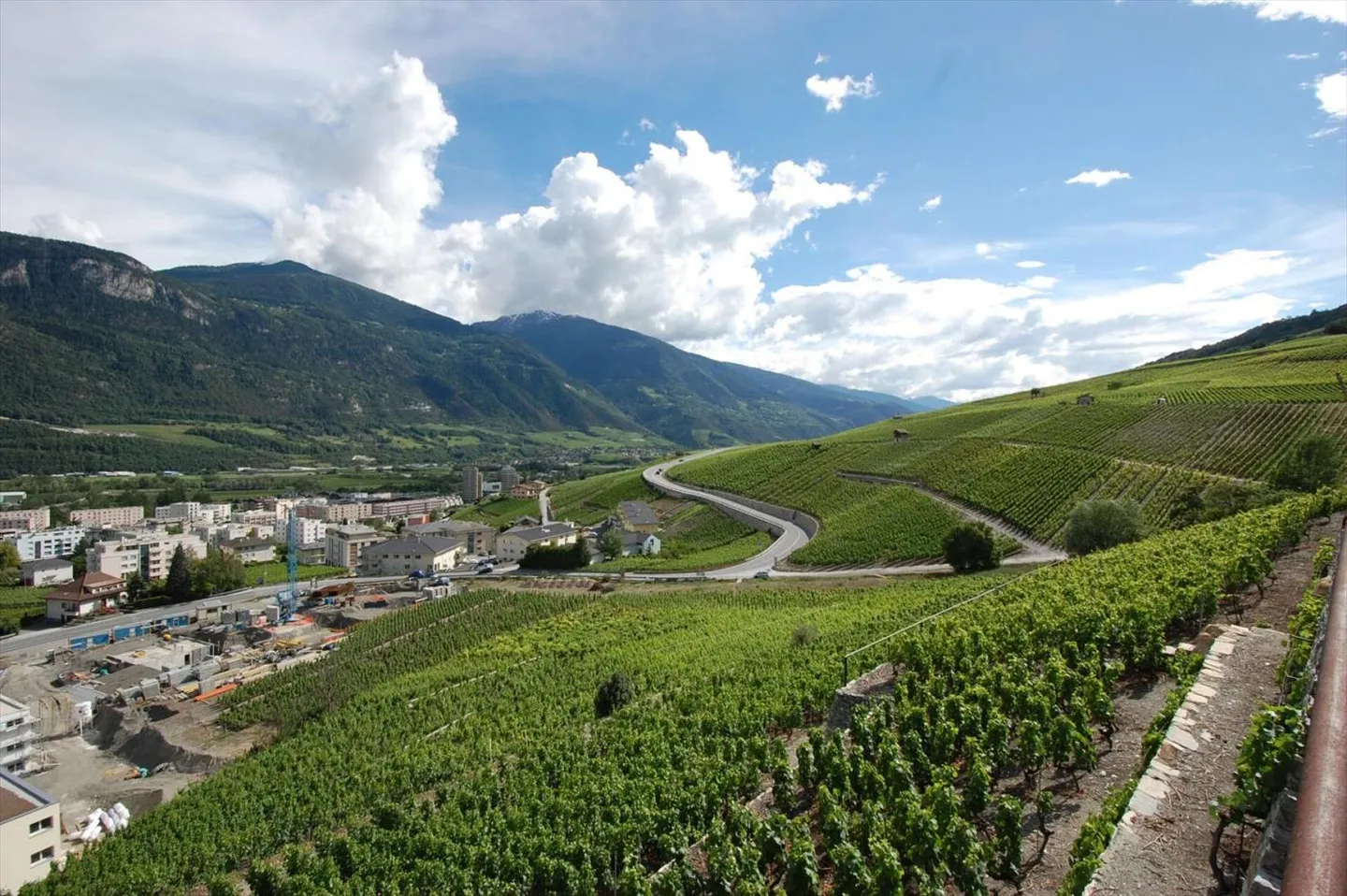 New Villa on the Heights of Sierre - Photo 8 of 9