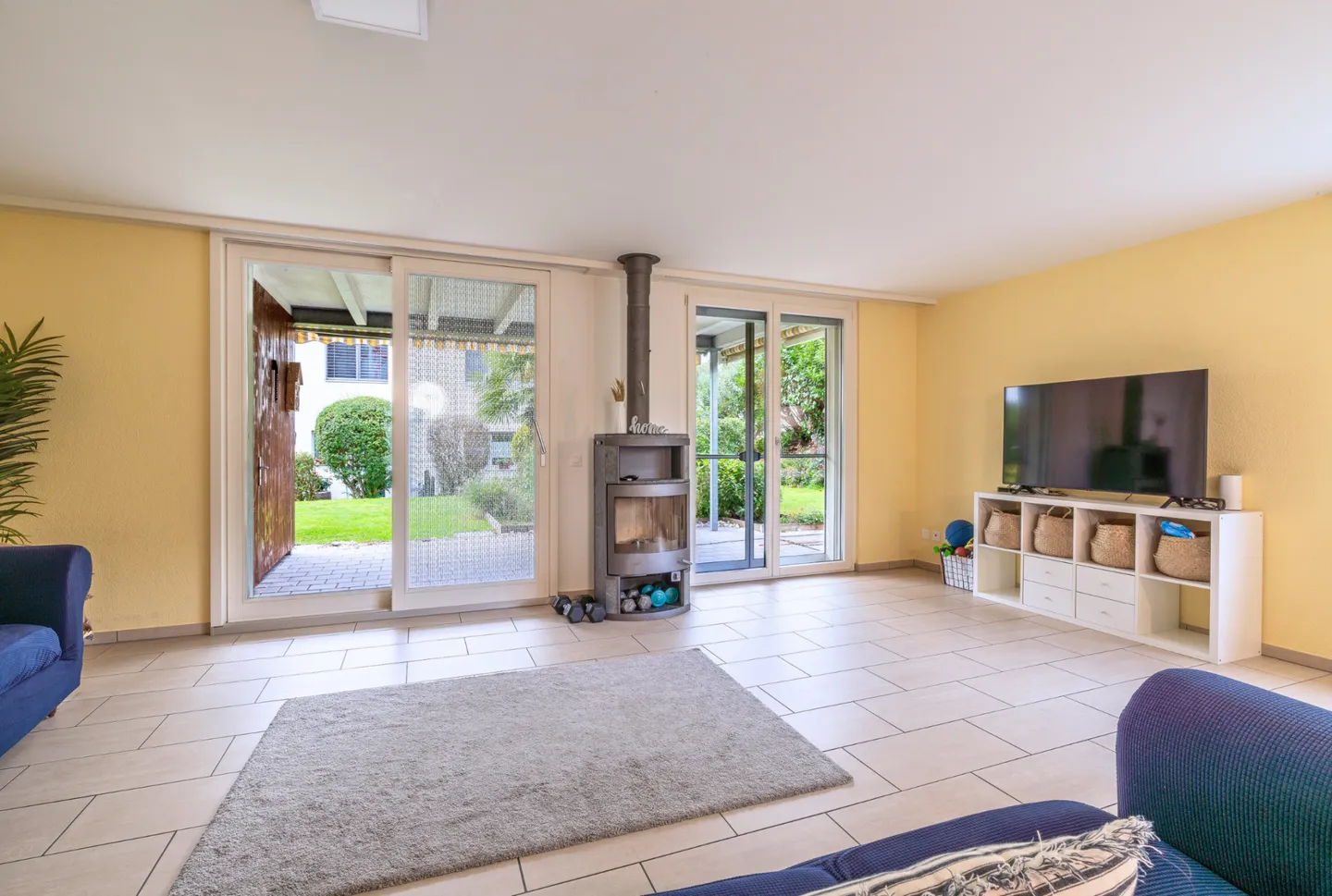 Casa bifamiliare di 6,5 stanze in una posizione adatta alle famiglie - Foto 5 di 13
