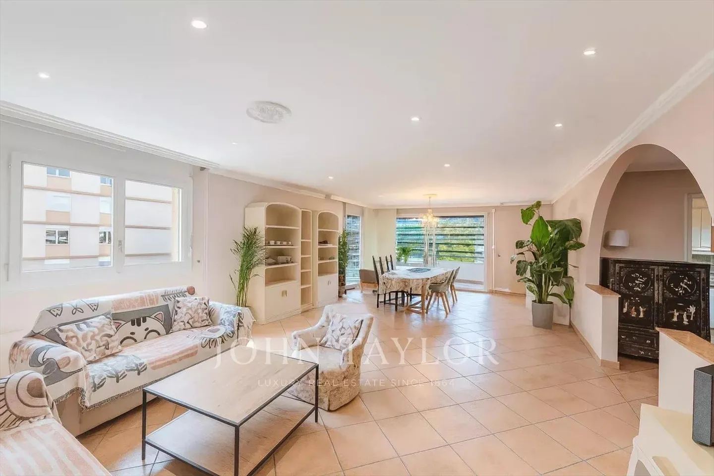 4.5 Room Apartment - Photo 1 of 11