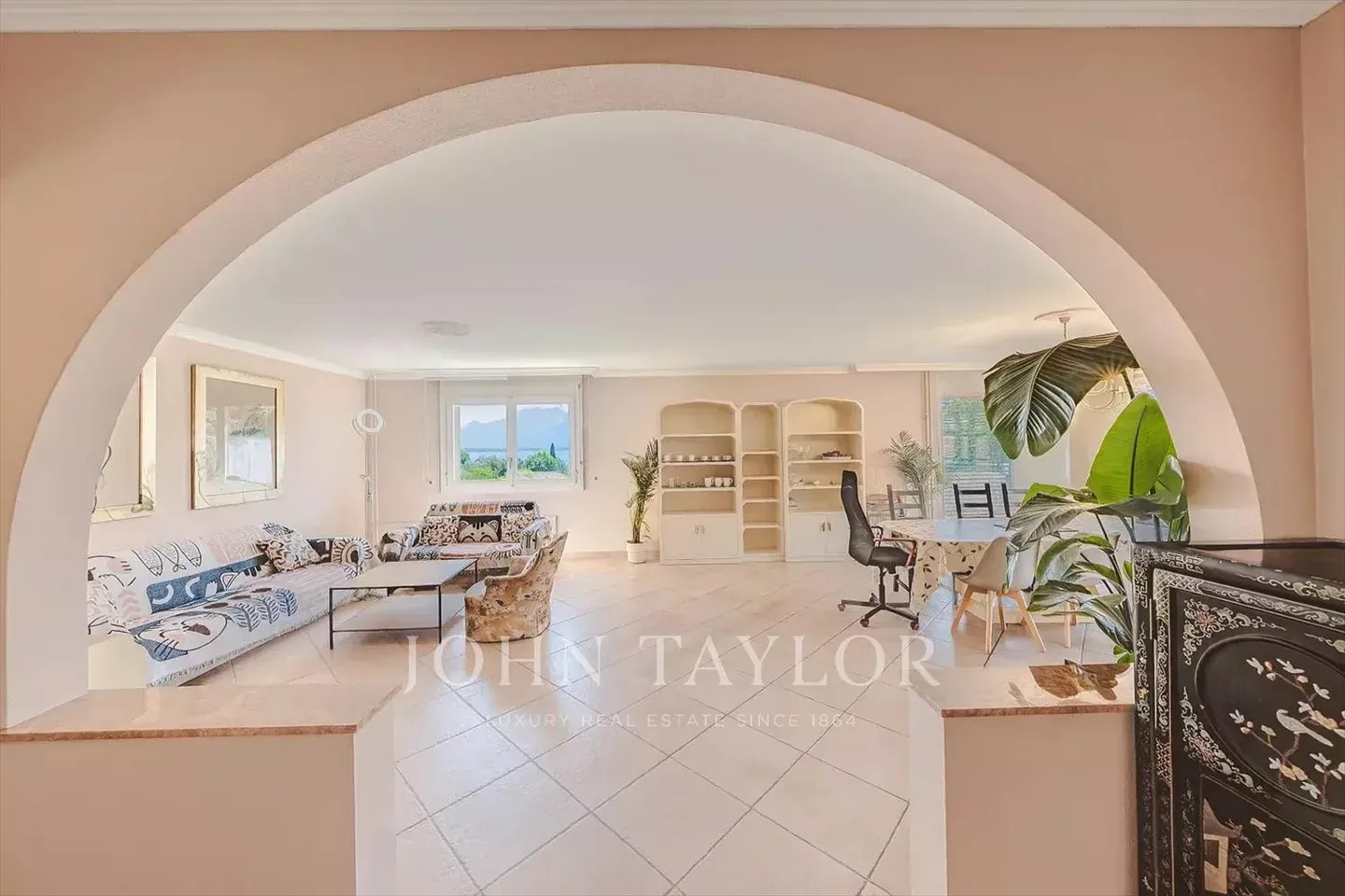 4.5 Room Apartment - Photo 2 of 11