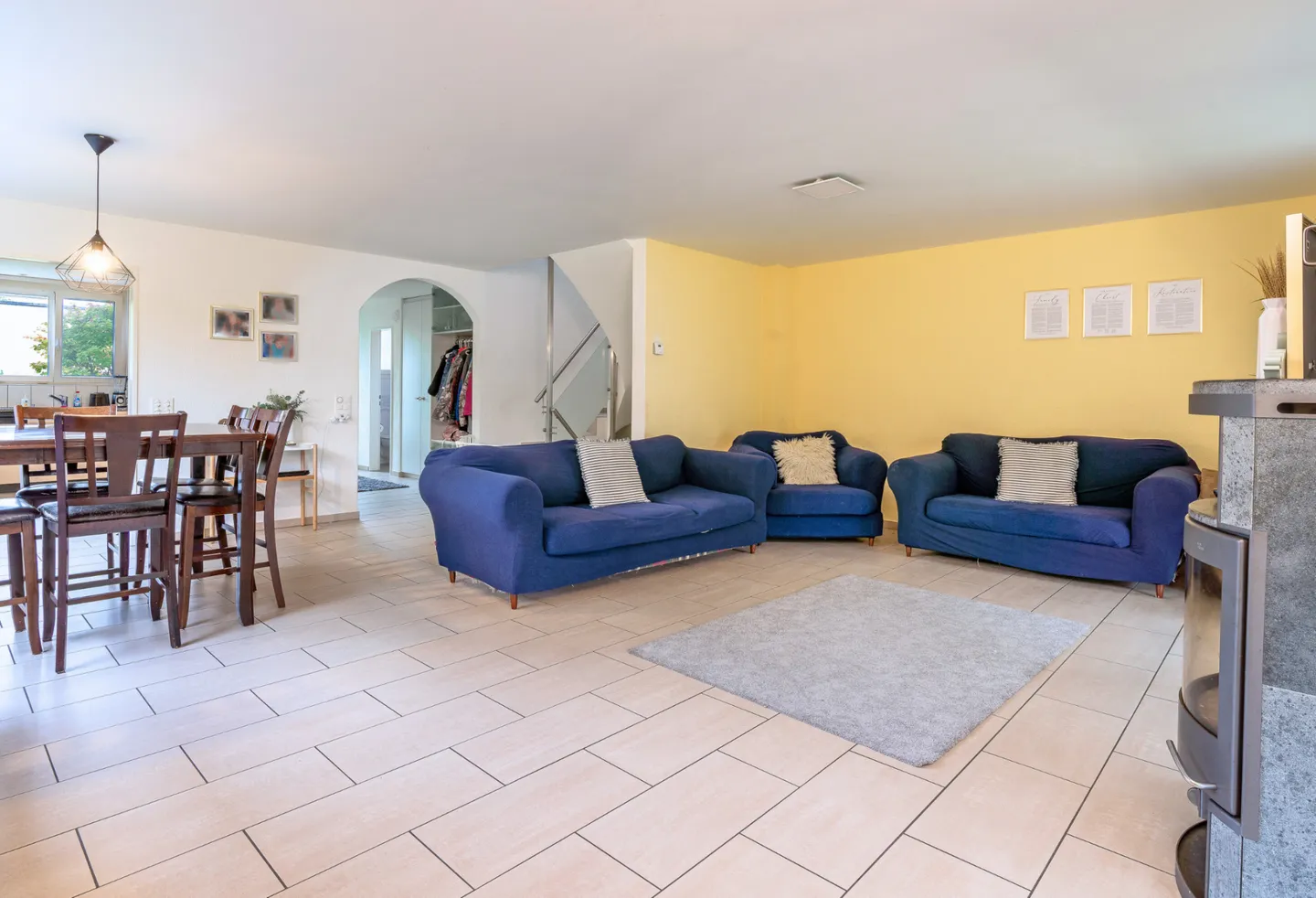 Casa bifamiliare di 6,5 stanze in una posizione adatta alle famiglie - Foto 4 di 13