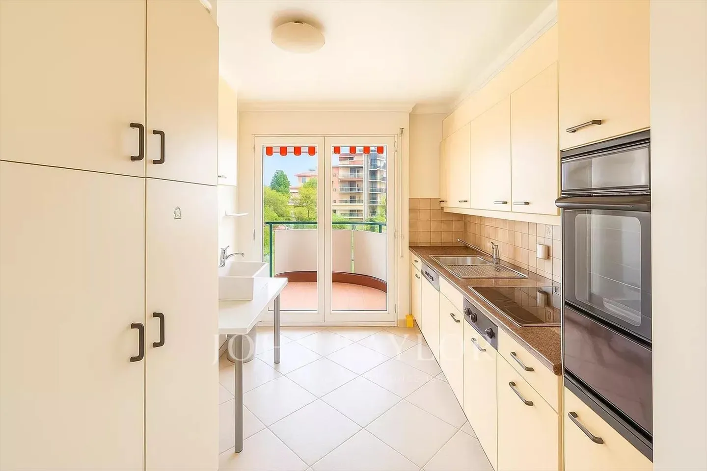 4.5 Room Apartment - Photo 4 of 11