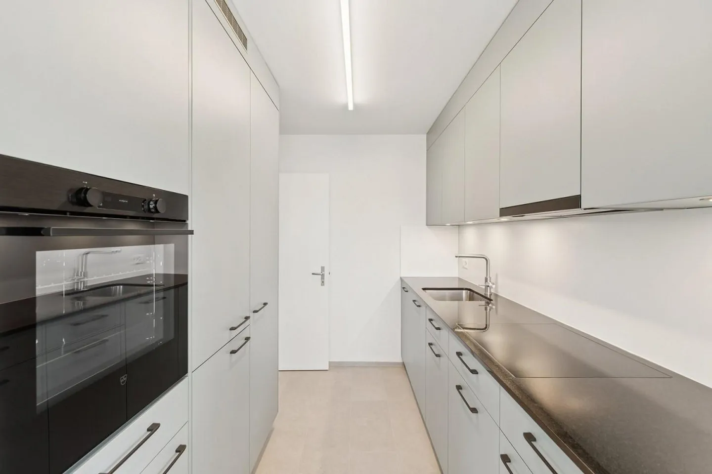Appartement 3.5 pièces fraîchement rénové dans le meilleur emplacement à Pratteln - Photo 1 sur 7