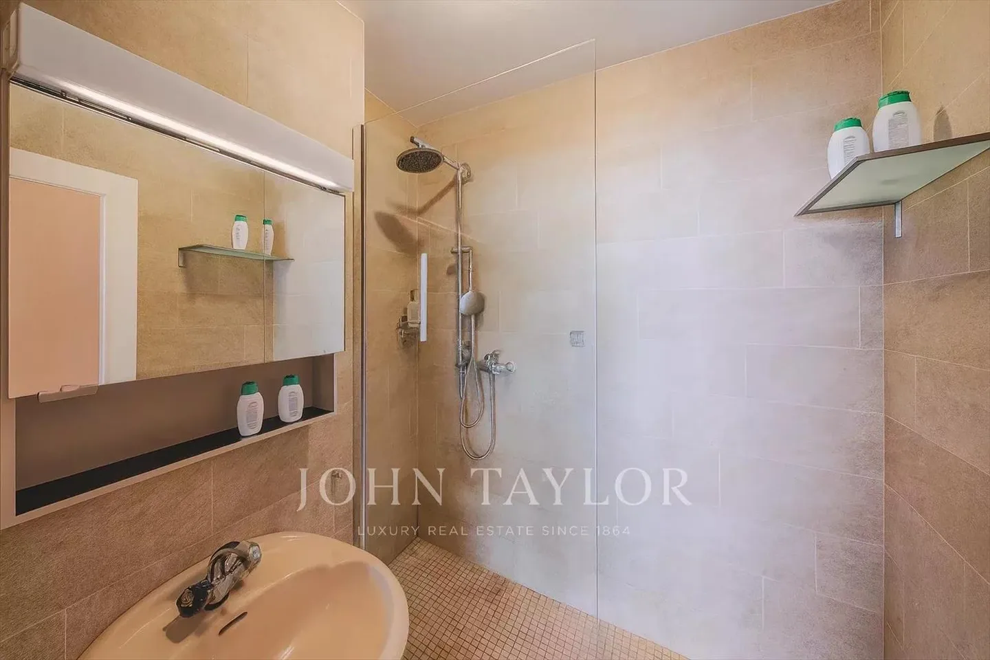 4.5 Room Apartment - Photo 6 of 11