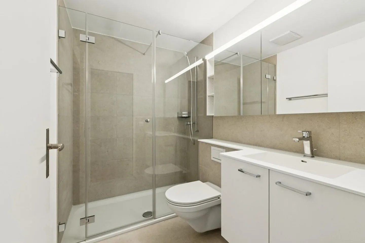 Appartement 3.5 pièces fraîchement rénové dans le meilleur emplacement à Pratteln - Photo 6 sur 7