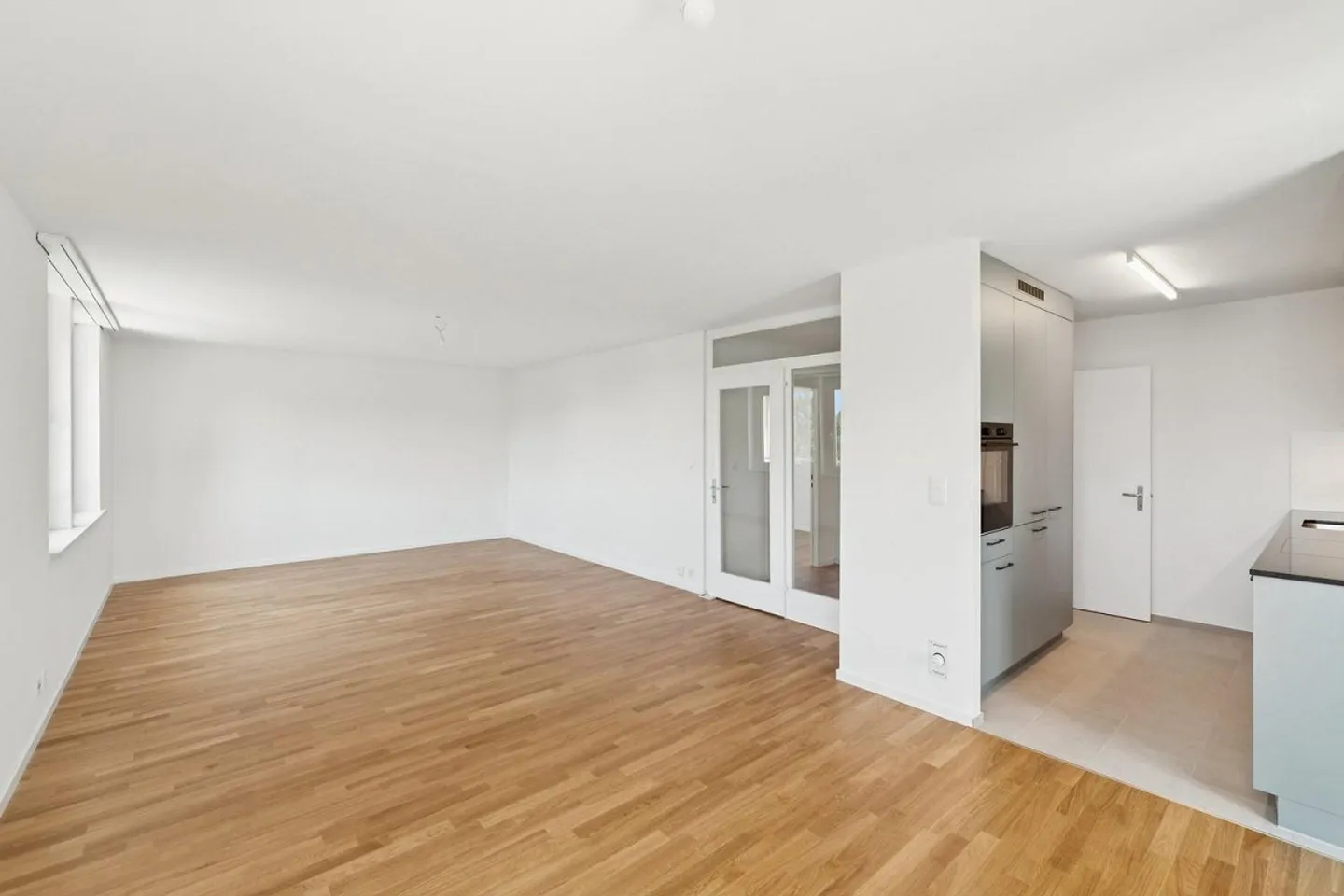 Appartement 3.5 pièces fraîchement rénové dans le meilleur emplacement à Pratteln - Photo 2 sur 7