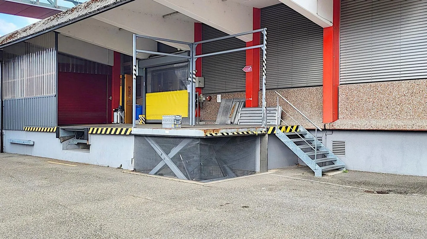 Stockage élevé directement sur l'A1 à Zofingen ! - Photo 5 sur 6