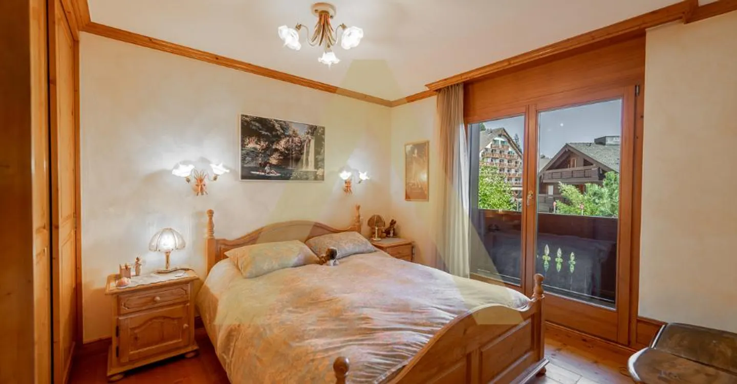 Elegant apartment close to the center of the resort - Photo 5 of 8