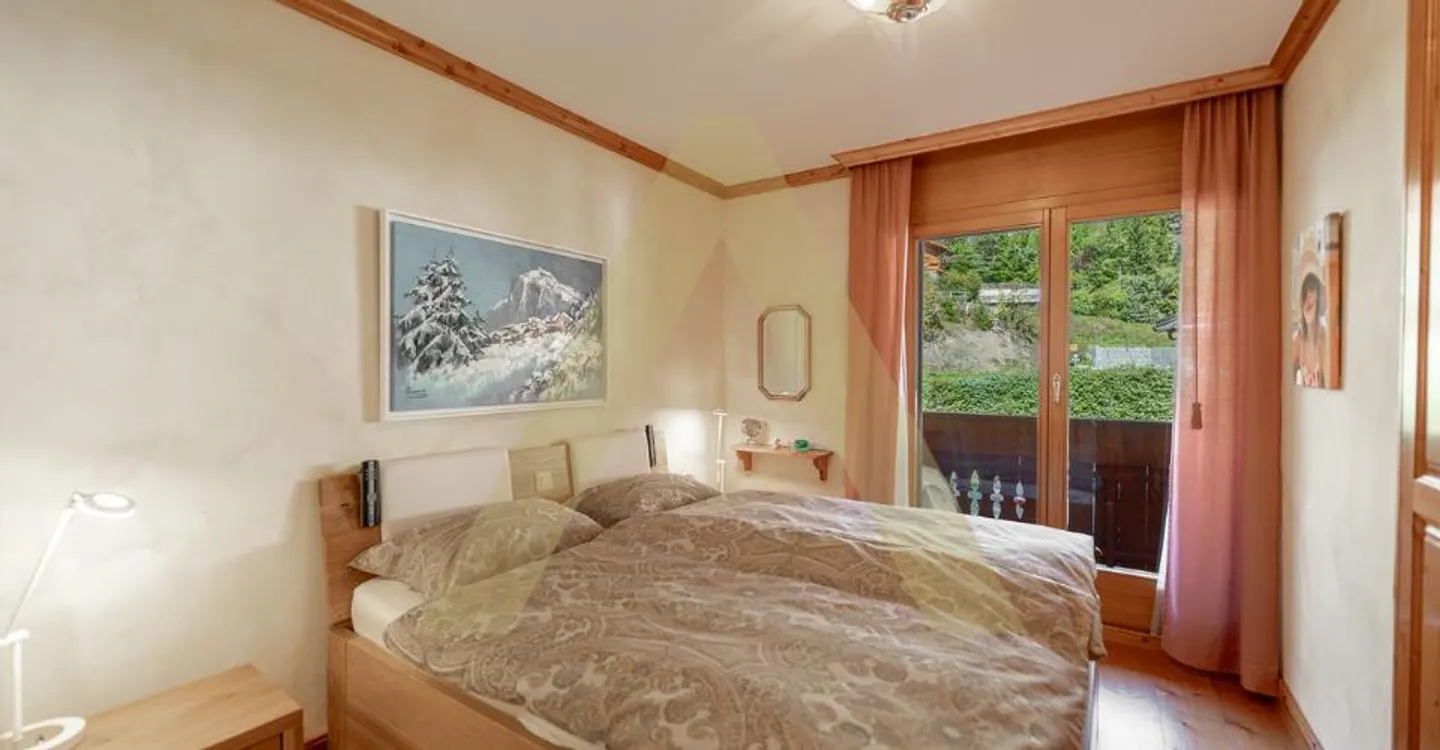 Elegant apartment close to the center of the resort - Photo 4 of 8