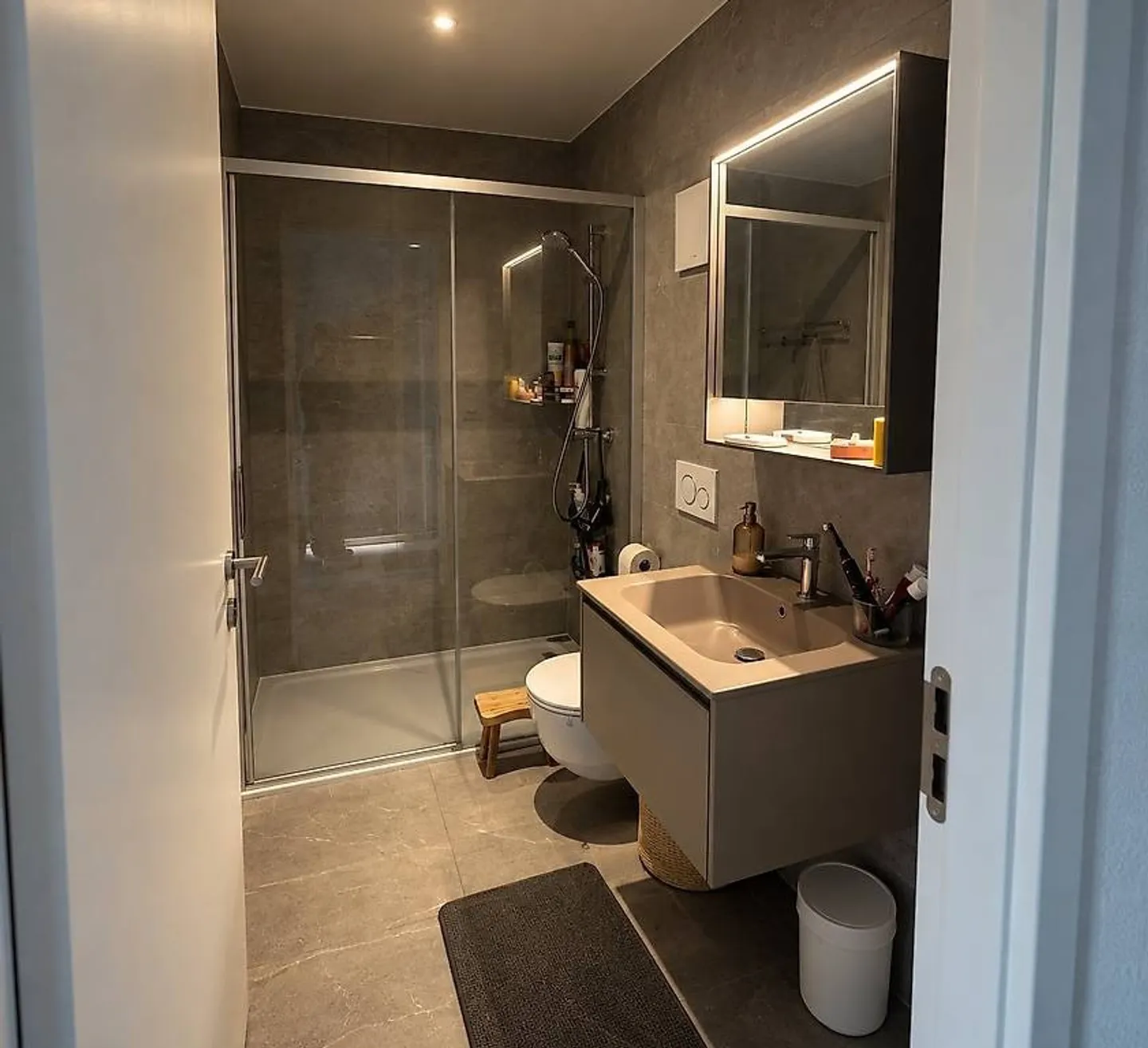 BEL APPARTAMENTO DI 3,5 LOCALI DI 95 M² A MONT-SUR-LAUSANNE - Foto 4 di 6