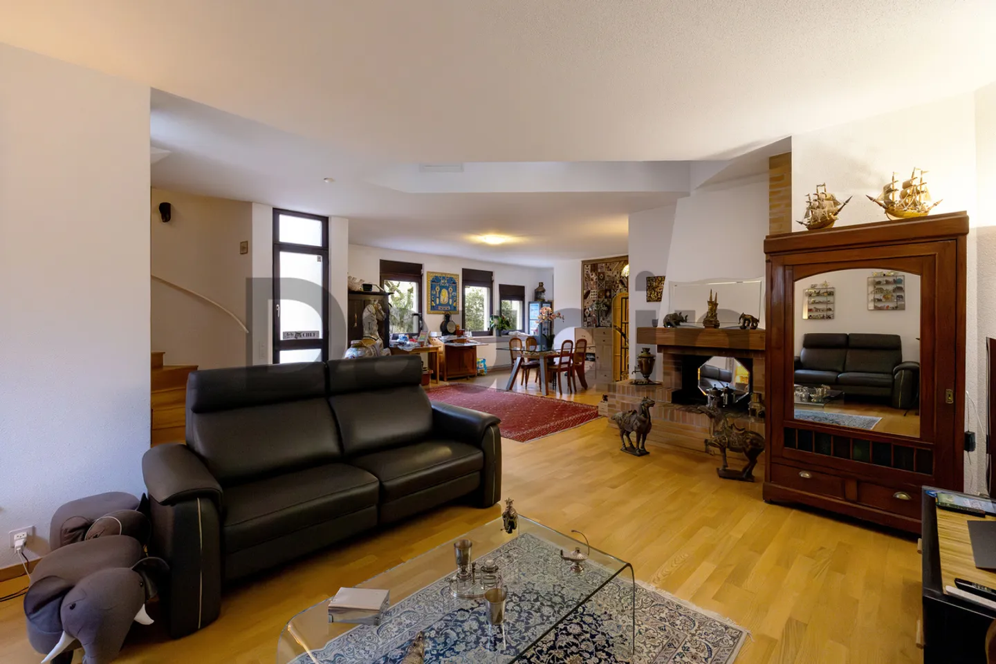 Villa de 6 pièces dans un quartier résidentiel calme - Photo 3 sur 12