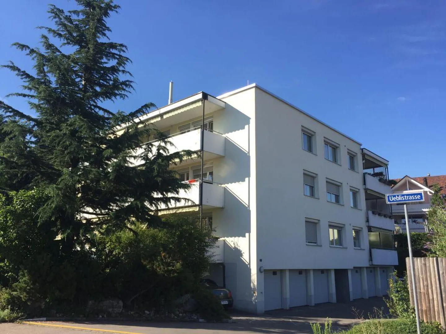 Aussenparkplatz - Foto 2 von 2