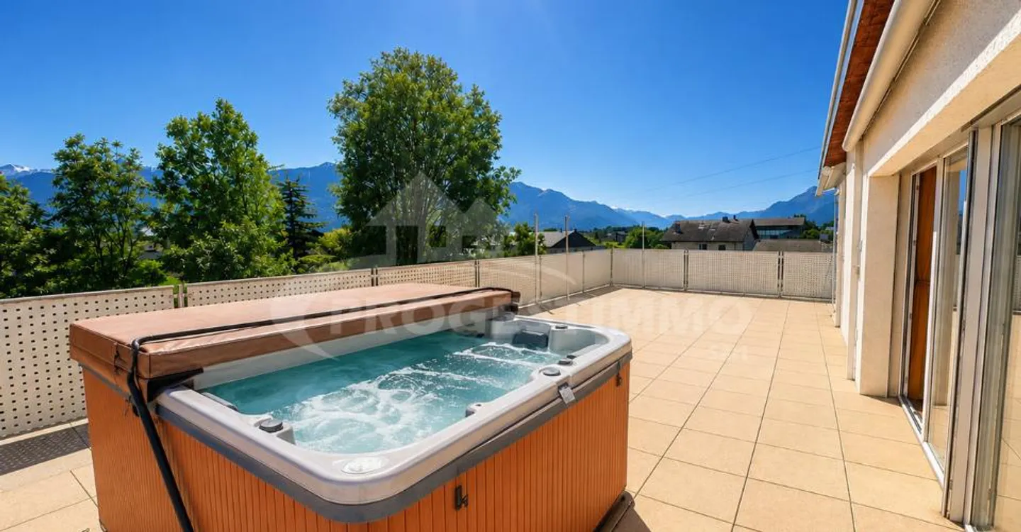 An Exceptional Penthouse with Two Terraces & Jacuzzi - Photo 2 of 12