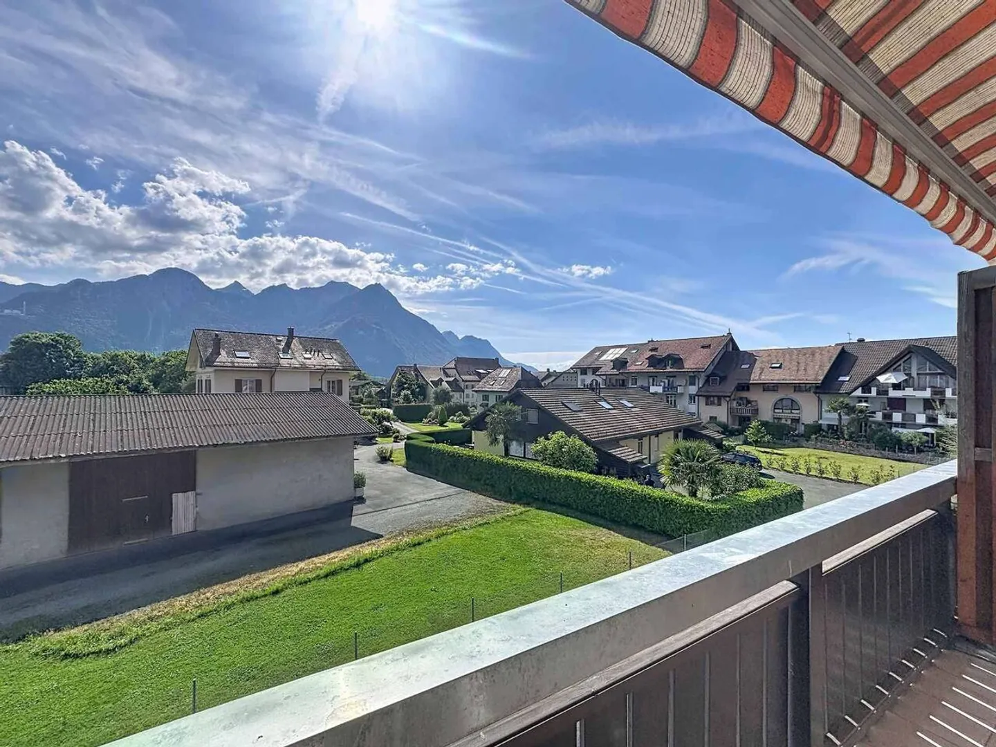 Ampio appartamento di 4.5 locali di 137.7 m2 con soppalco e balconi coperti - Foto 2 di 11