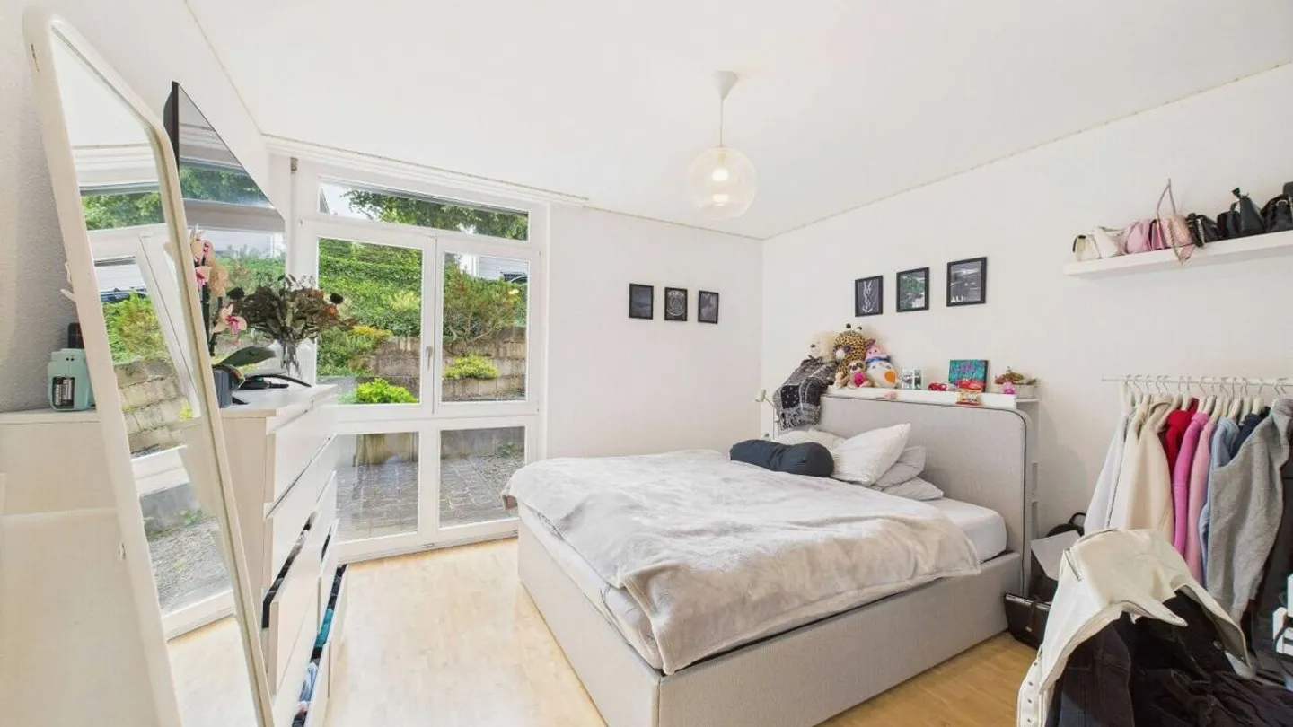 Appartamento giardino spazioso con layout ben progettato - Foto 5 di 12