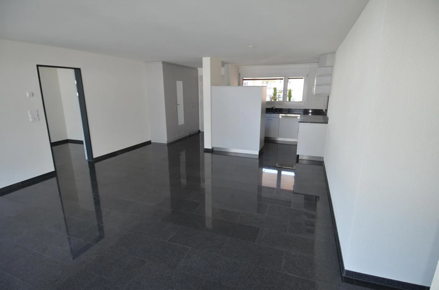 Exklusive 3.5 Zimmer Wohnung (W08) - Foto 2 von 8