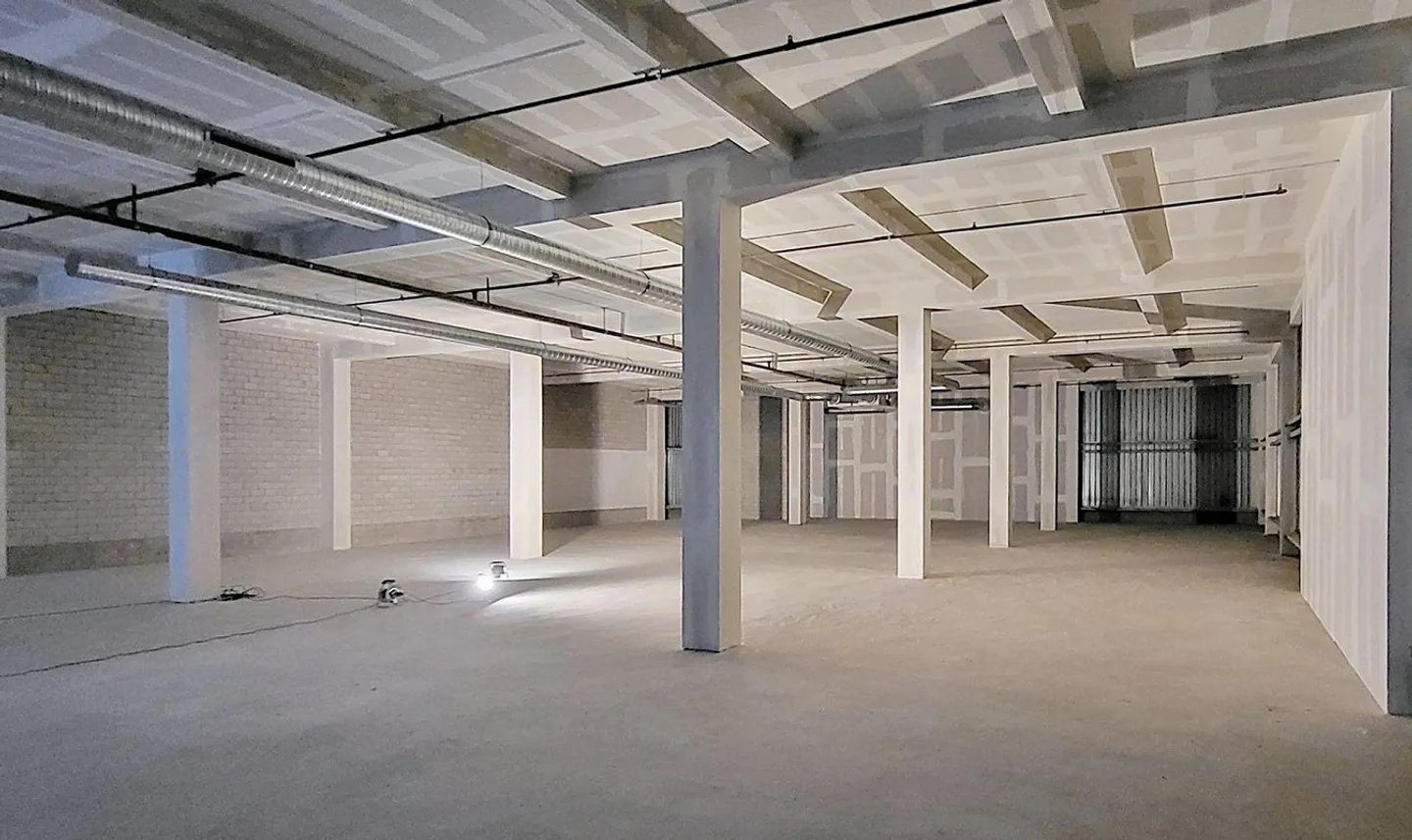 Espace commercial rare au rez-de-chaussée à louer à Neuenhof ! - Photo 5 sur 8