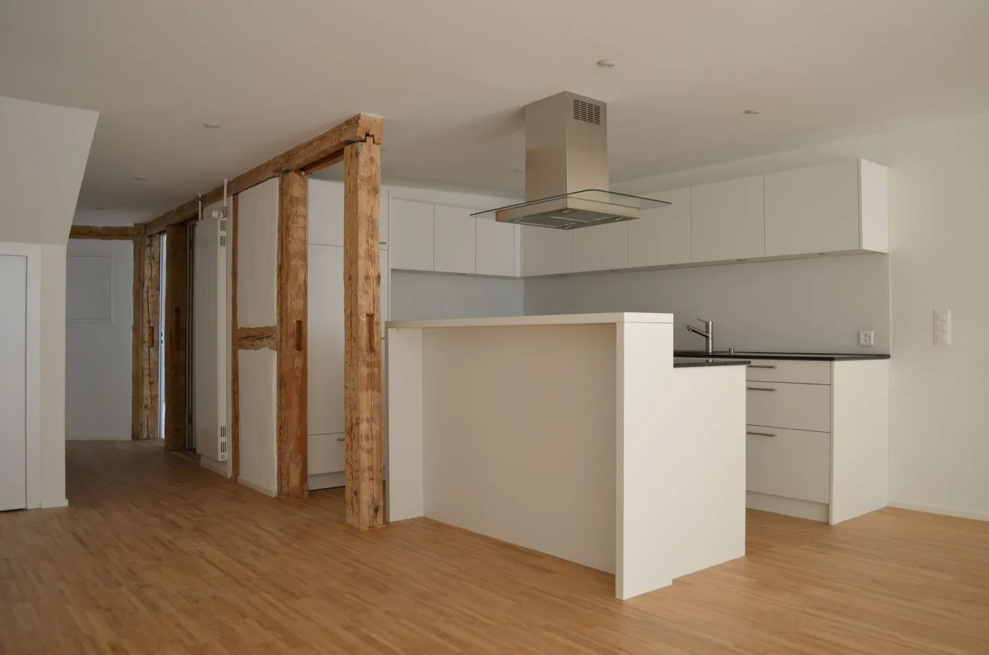 Beautiful Old Town Apartment with Charm - Photo 4 of 12