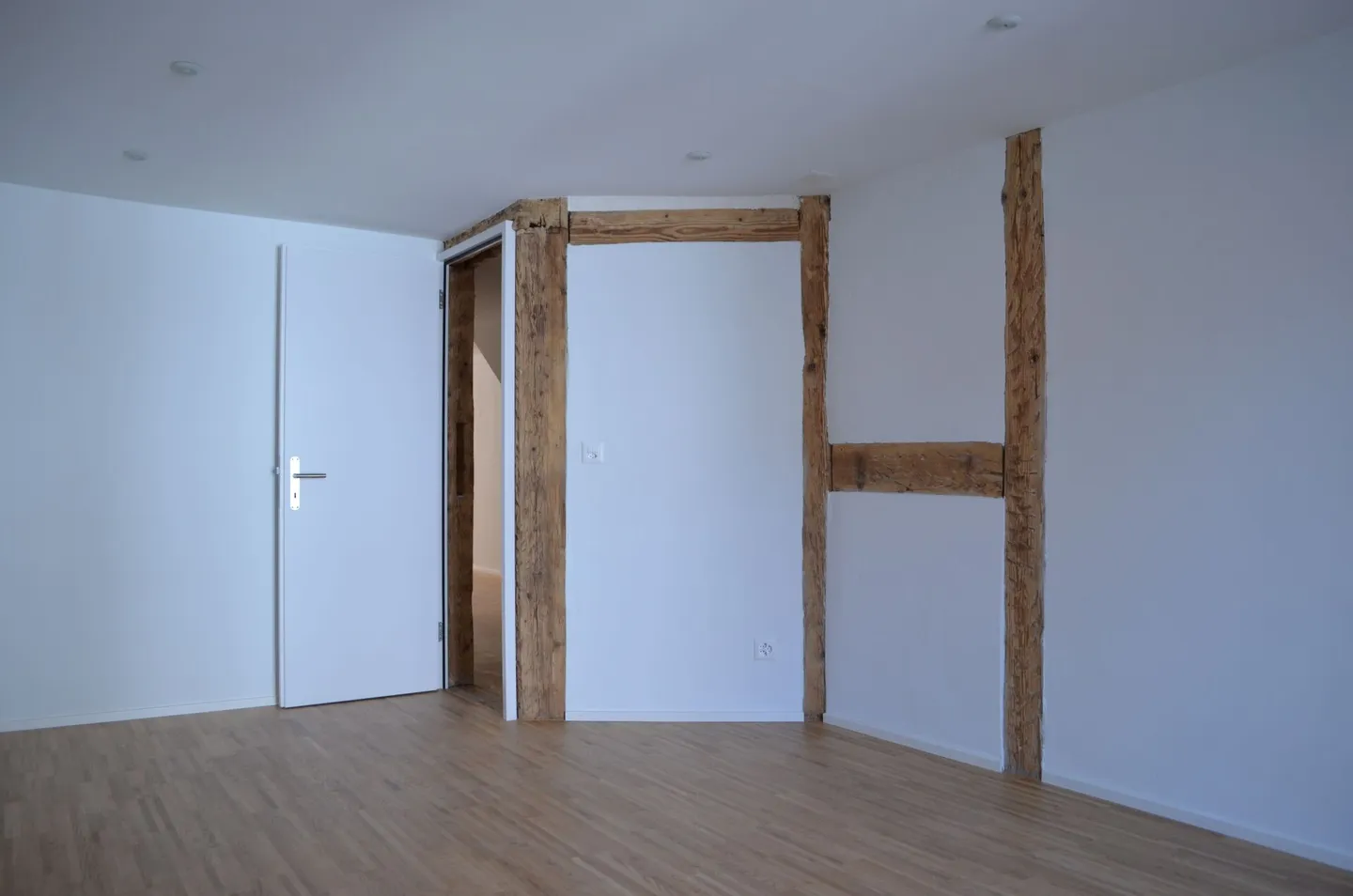 Beautiful Old Town Apartment with Charm - Photo 8 of 12