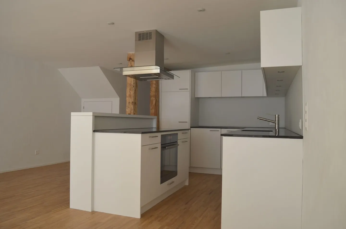 Beautiful Old Town Apartment with Charm - Photo 3 of 12