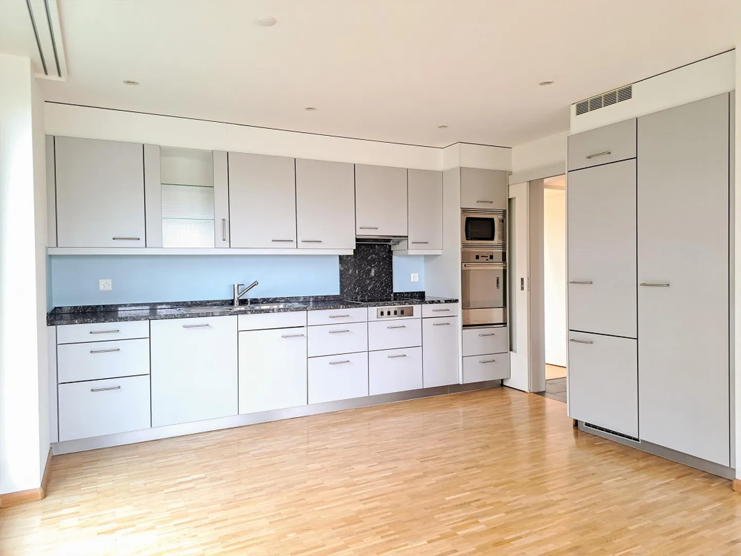 Modern 3-room apartment, ground floor - Photo 5 of 12